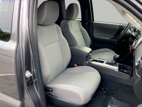 Used 2022 Toyota Tacoma SR5 RWD image 8