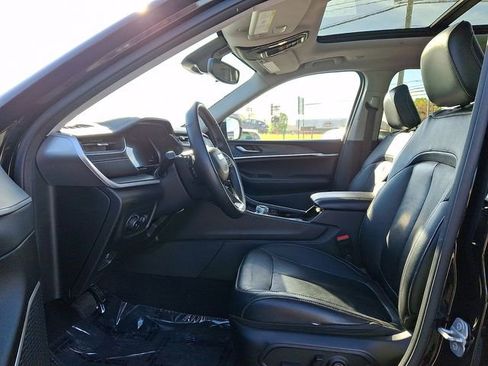 Used 2022 Jeep Grand Cherokee L Limited AWD/4WD image 13