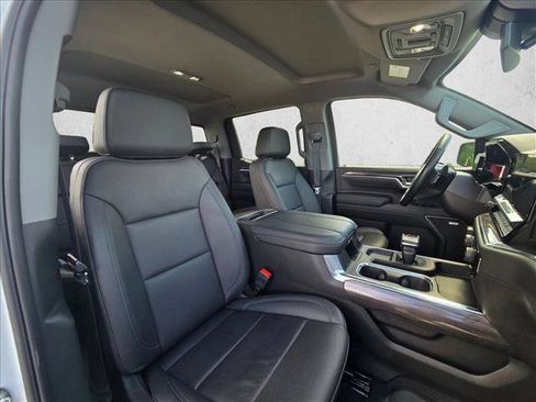 Used 2025 Chevrolet Silverado 1500 LTZ AWD/4WD image 21