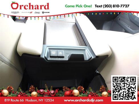 Used 2022 Toyota Sienna XLE image 17