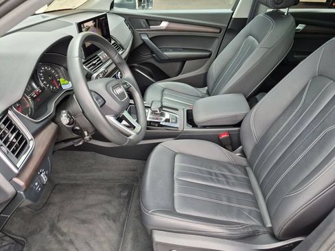 Used 2022 Audi Q5 2.0T Premium w/ Convenience Package AWD/4WD image 12