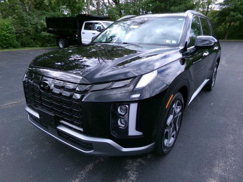 Used 2023 Hyundai Palisade Limited w/ Cargo Package AWD/4WD image 4