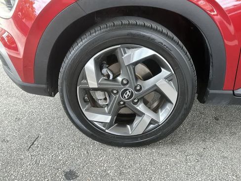 Used 2023 Hyundai Venue Limited w/ Cargo Package FWD image 10