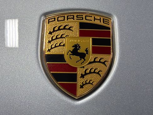 Certified 2023 Porsche Macan AWD/4WD image 12