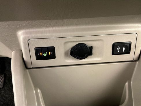 Used 2016 Toyota Prius V Four FWD image 15
