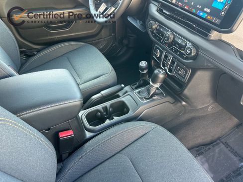 Certified 2025 Jeep Wrangler Unlimited Sahara w/ Safety Group AWD/4WD image 17