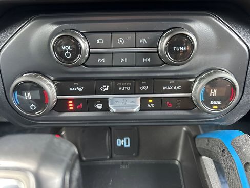 Used 2023 Ford Bronco Outer Banks image 17