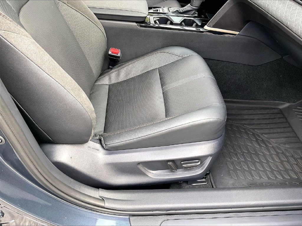 Used 2026 Toyota Camry XLE w/ Premium Plus Package AWD/4WD image 37