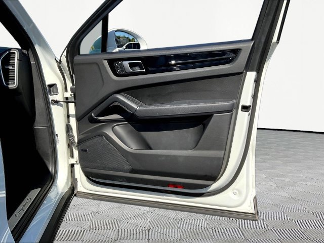 Used 2023 Porsche Cayenne S w/ Premium Package Plus AWD/4WD image 29