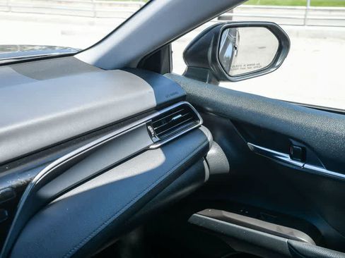 Used 2022 Toyota Camry SE w/ Carpet Mat Package (TMS) FWD image 22