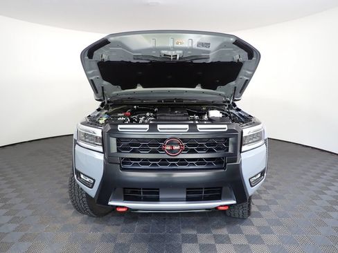 Used 2025 Nissan Frontier PRO-4X AWD/4WD image 39