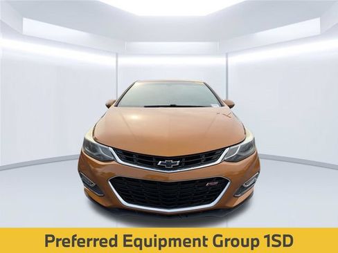 Used 2017 Chevrolet Cruze LT w/ Convenience Package FWD image 2