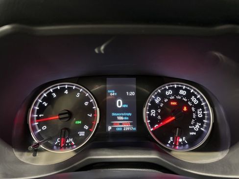Used 2022 Toyota RAV4 XLE AWD/4WD image 9