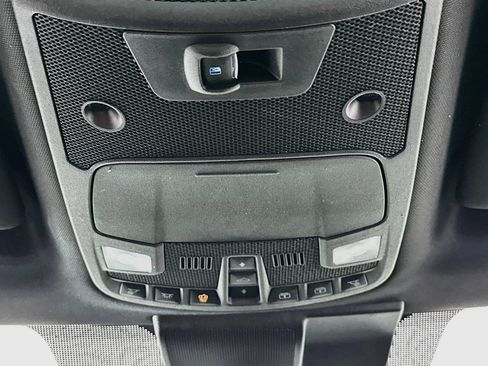 Used 2018 Ford F150 Lariat w/ Equipment Group 502A Luxury AWD/4WD image 18