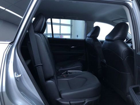 Used 2025 Toyota Grand Highlander AWD image 22
