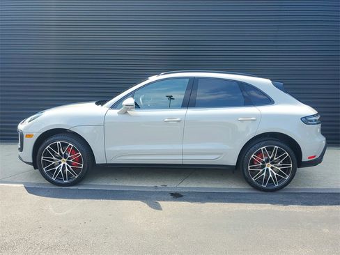 Used 2025 Porsche Macan S image 2