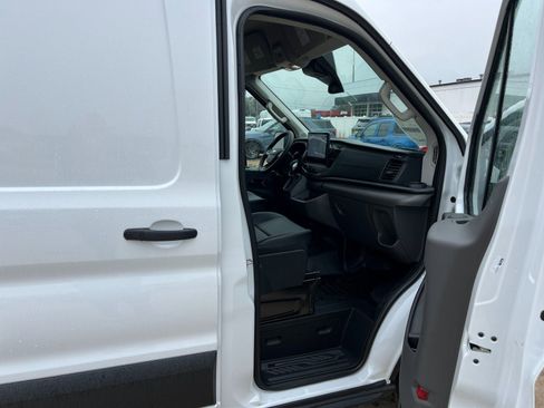 New 2026 Ford Transit 250 148 Medium Roof w/ Load Area Protection Package RWD image 9