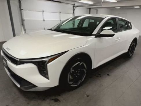 Used 2025 Kia K4 EX image 4