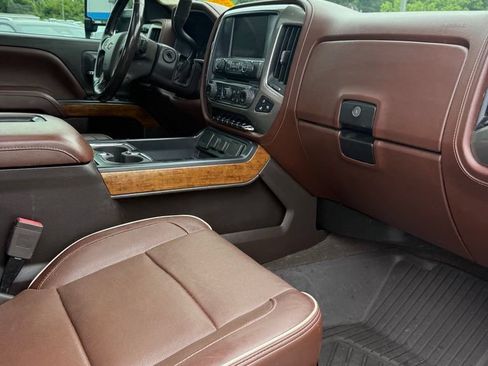 Used 2019 Chevrolet Silverado 2500 High Country w/ Duramax Plus Package AWD/4WD image 21
