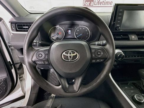 Certified 2022 Toyota RAV4 LE AWD/4WD image 19