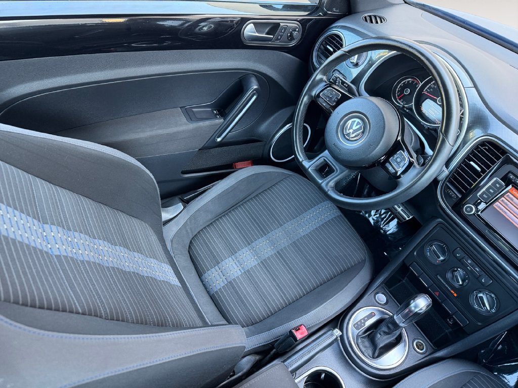 Used 2014 Volkswagen Beetle R-Line FWD image 15