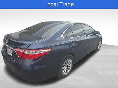 Used 2015 Toyota Camry LE image 5