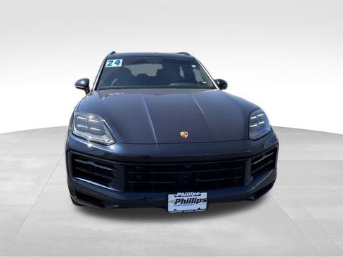Used 2024 Porsche Cayenne AWD/4WD image 7