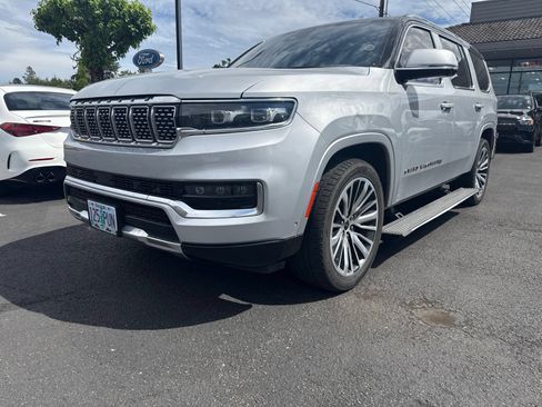 Used 2022 Jeep Grand Wagoneer Series III AWD/4WD image 1