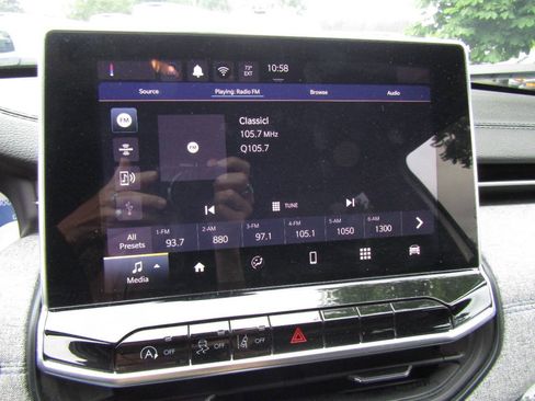 Used 2024 Jeep Compass Latitude AWD/4WD image 14