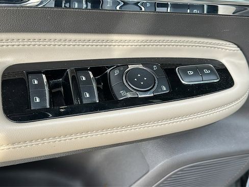 Used 2021 Lincoln Corsair Standard w/ Premium Package image 12