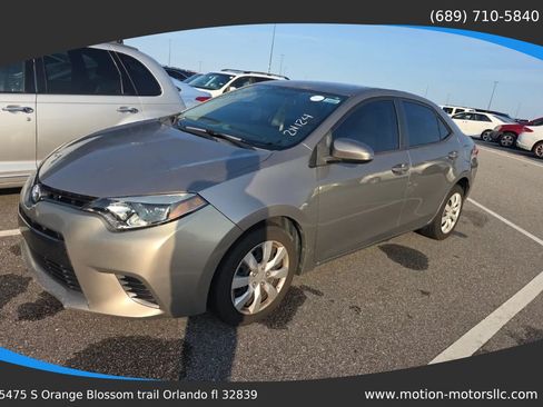 Used 2015 Toyota Corolla LE FWD image 1