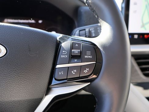 Certified 2025 Ford Explorer Platinum w/ LUX Leather Package image 30