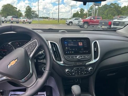 Used 2024 Chevrolet Equinox LT FWD image 10
