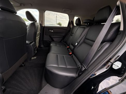 Used 2026 Nissan Rogue SL FWD image 25