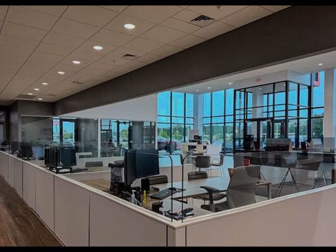 Used 2021 Chevrolet Suburban 2WD image 43