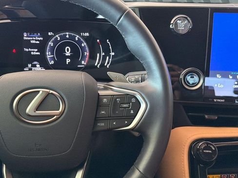 Certified 2025 Lexus NX 250 FWD w/ Towing Package (2000 Lbs) image 16