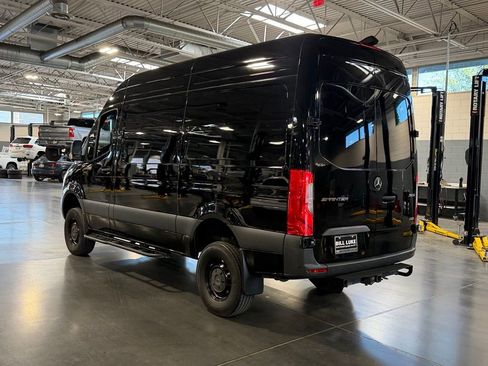 Used 2024 Mercedes-Benz Sprinter 2500 image 8