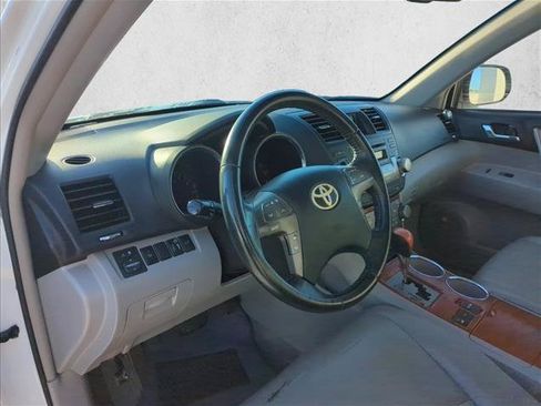 Used 2009 Toyota Highlander Limited w/ Extra Value Pkg 7 AWD/4WD image 10