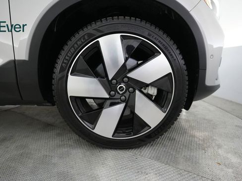 Used 2023 Volvo XC40 Recharge Ultimate AWD/4WD image 27