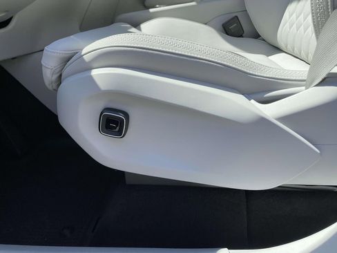 New 2025 Volvo EX90 Plus w/ Protection Package Premier image 9