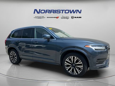 Used 2022 Volvo XC90 T5 Momentum w/ Climate Package AWD/4WD image 8