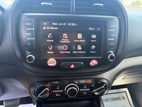 Used 2024 Kia Soul LX w/ Option Group 015 FWD image 17