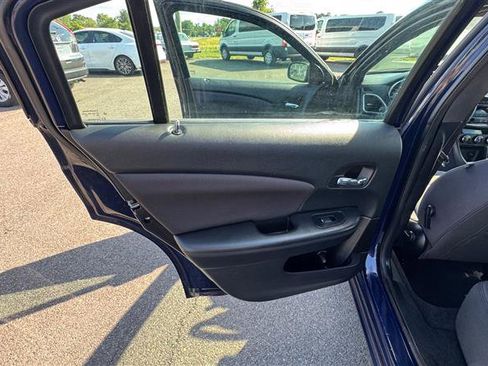 Used 2014 Chrysler 200 LX FWD image 39