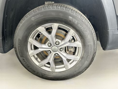Used 2022 Jeep Grand Cherokee L Limited AWD/4WD image 11
