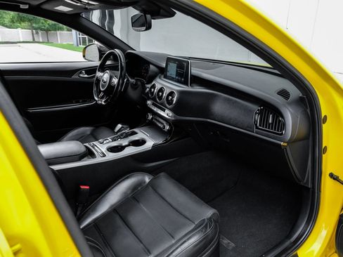 Used 2018 Kia Stinger GT2 AWD/4WD image 21