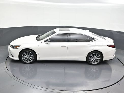 Used 2019 Lexus ES 350 w/ Premium Package image 16