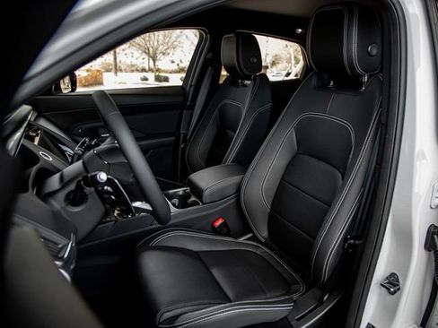 New 2024 Jaguar E-PACE R-Dynamic SE AWD/4WD image 13