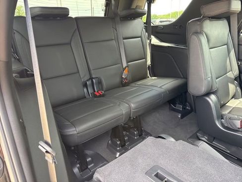Used 2021 Chevrolet Tahoe High Country w/ Premium Package 2 AWD/4WD image 28