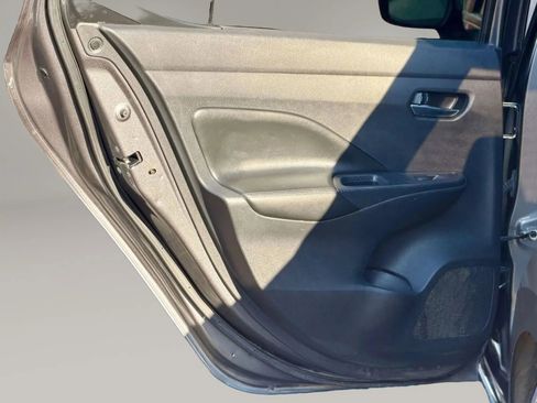 Used 2020 Nissan Versa SV image 8