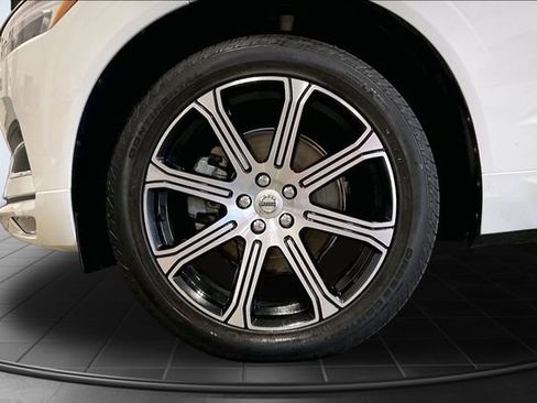 Used 2021 Volvo XC60 T5 Inscription w/ Climate Package AWD/4WD image 11